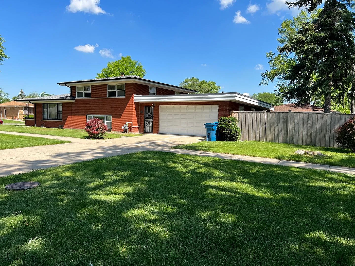 16561 Drexel Ave photo 1