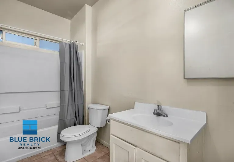 5869 S Figueroa St #3 — Photo 11