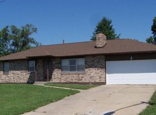 829 E Watermill Rd, Marshall, MO 65340