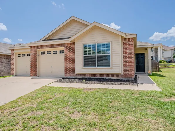 712 Deauville Dr, Fort Worth, TX 76108