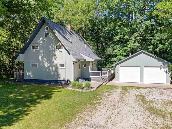 250 Green Leaf Ct, Dahinda, IL 61428