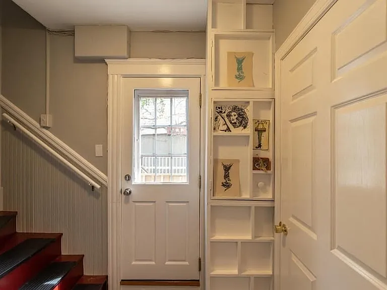 114 Gladstone St — Photo 9