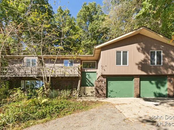 3075 Hoag Ave NE, Grand Rapids, MI 49525