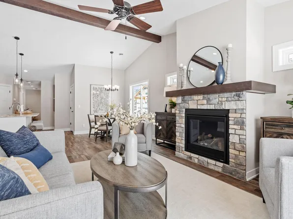 2339 17th Ave E, North Saint Paul, MN 55109