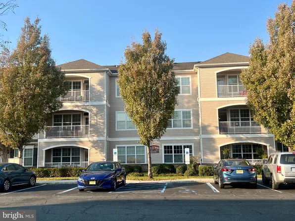 721 Timberlake Dr, Trenton, NJ 08618