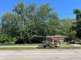 3809 S Waverly Rd, Lansing, MI