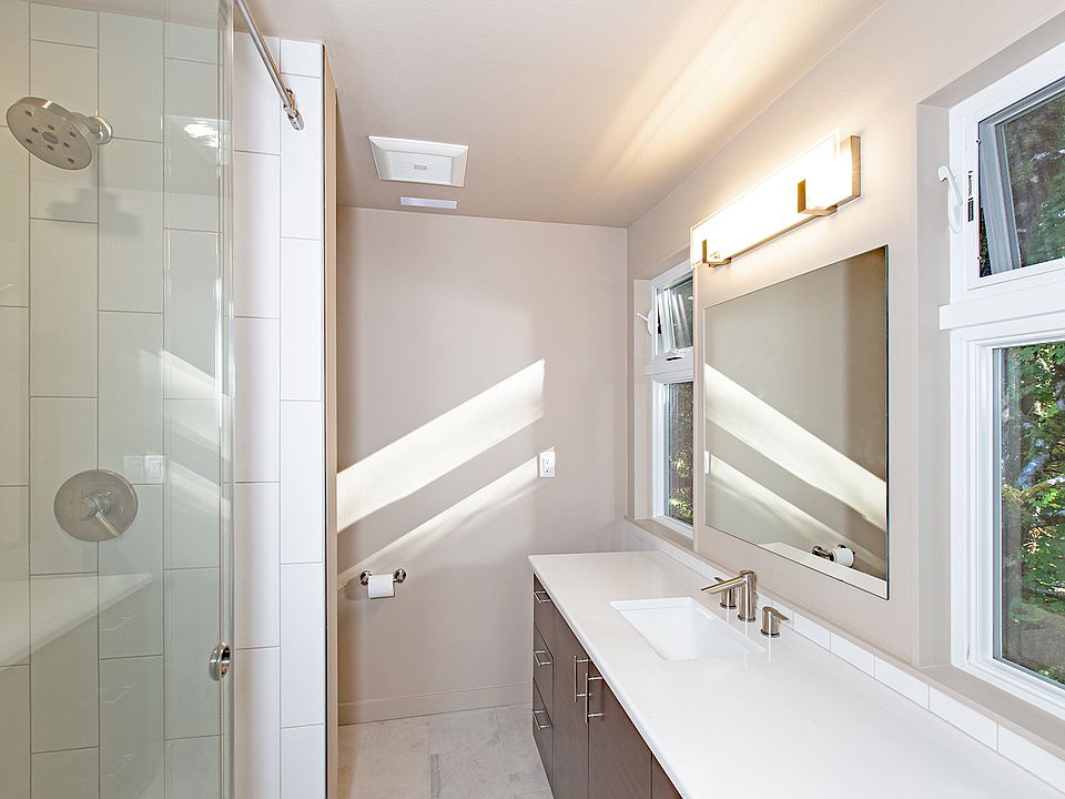 Ensuite Master Bathroom