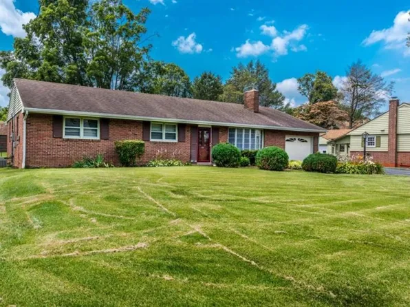 844 Martin Ave, Ephrata, PA 17522