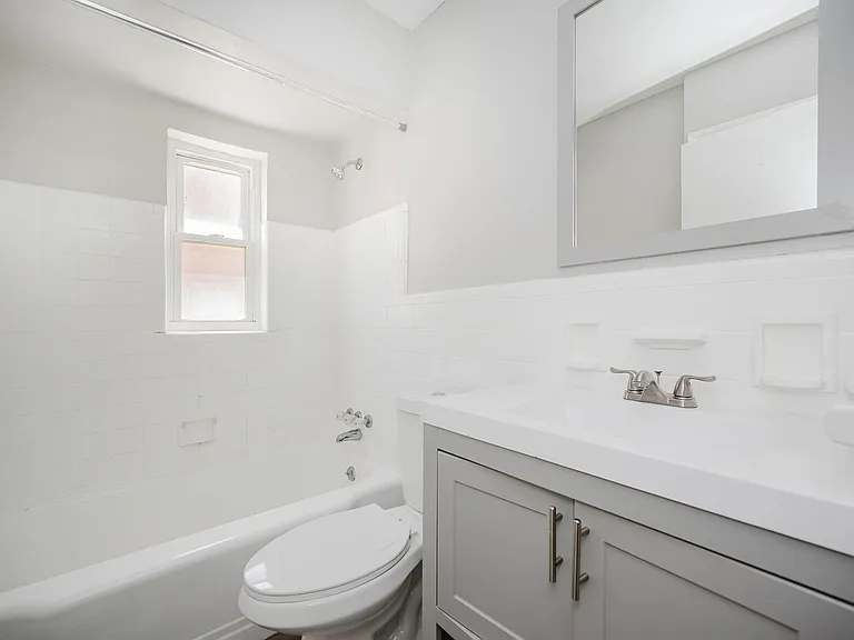 5828 Ridge Ave #5 — Photo 9