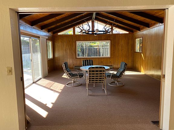 Bonus room with slider out to pool, can fit pool table or ping-pong table