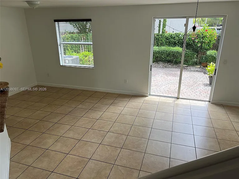 2555 SW 147th Path #2555 — Photo 5