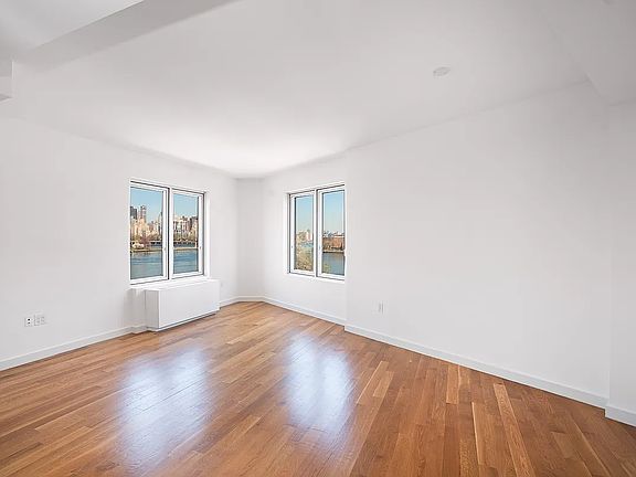 5th image of 31-43 Vernon Blvd #501