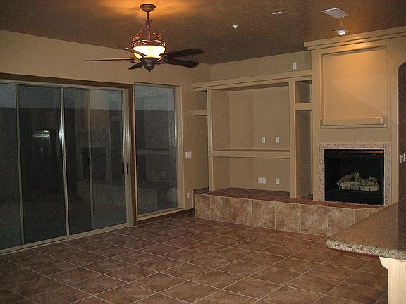 3rd image of 1038 Montrose Dr
