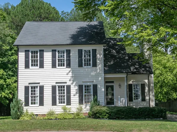 816 White Daisies Ct, Raleigh, NC 27610