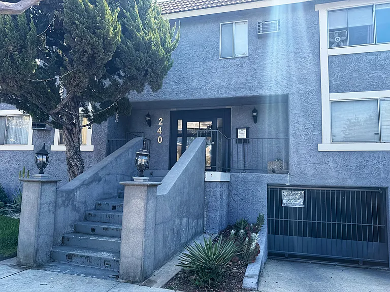 240 W Verdugo Ave #P — Photo 20