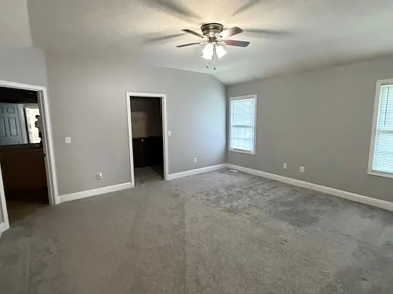 410 Goldenrod Dr — Photo 3