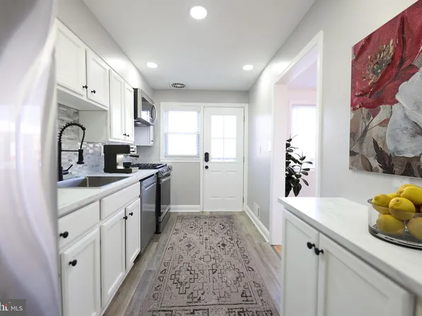 1208 Deanwood Rd, Baltimore, MD 21234