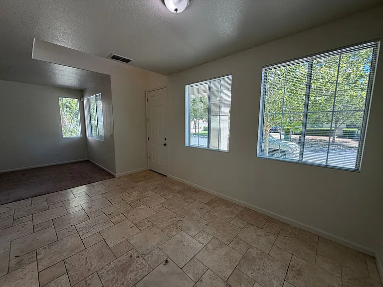 2821 Babson Dr — Photo 5