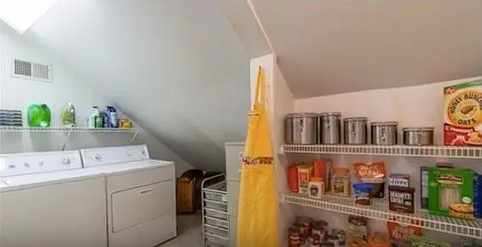 1304 Northview Ave NE #TOP FLOOR — Photo 3
