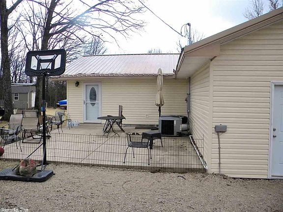 3rd image of 704 Hawk Dr