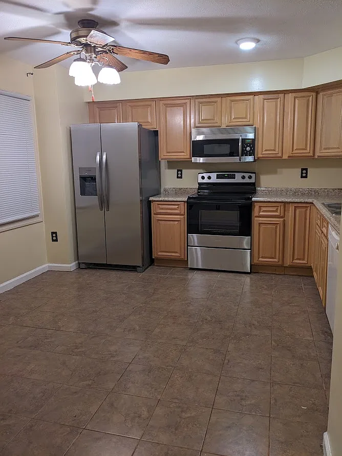 3 bed, 1562 sqft, $2,800 — Photo 3