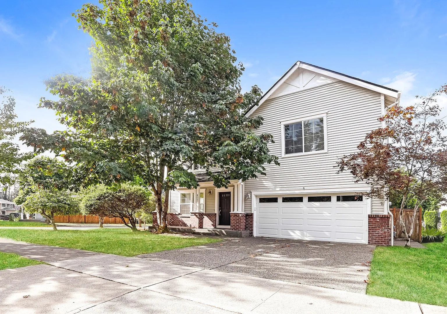 Spacious Tumwater Home Near I-5 with 2-Car Garage — Photo 2