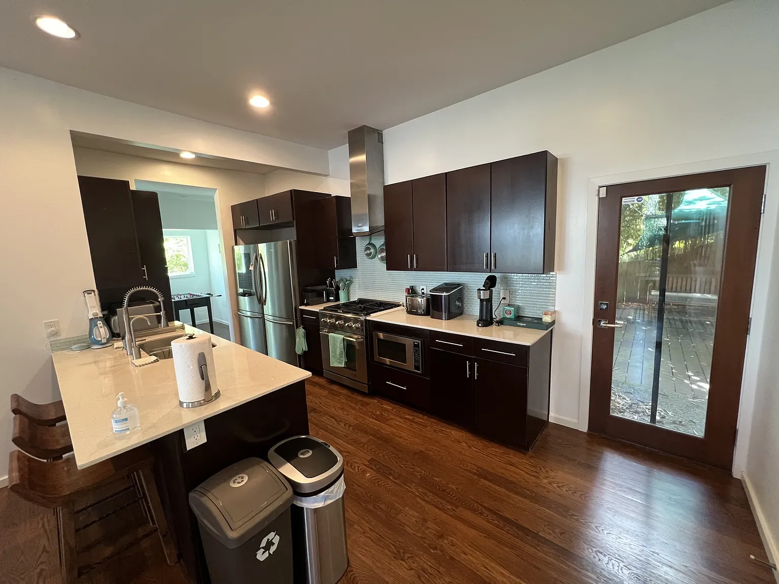4 bed, 4.5 bath, 4170 sqft, $8,500 — Photo 4