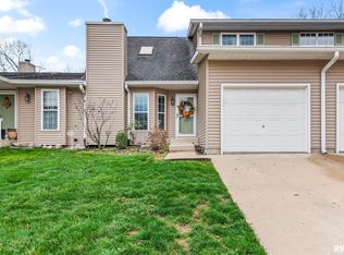 3 Woodbury Hill Ln, Springfield, IL 62711