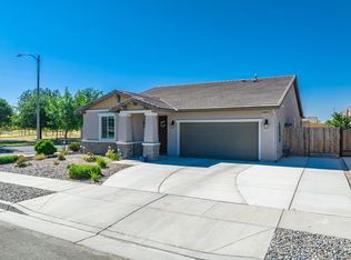 565 Ruby Dr, Lemoore, CA 93245