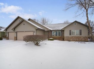 4066 W Whispering Ridge Pass, Franklin, WI 53132