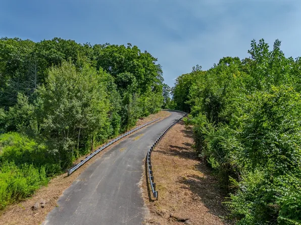 2 Grandview Ests #B, South Deerfield, MA 01373