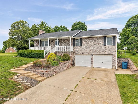 3rd image of 2414 Courtyard Dr
