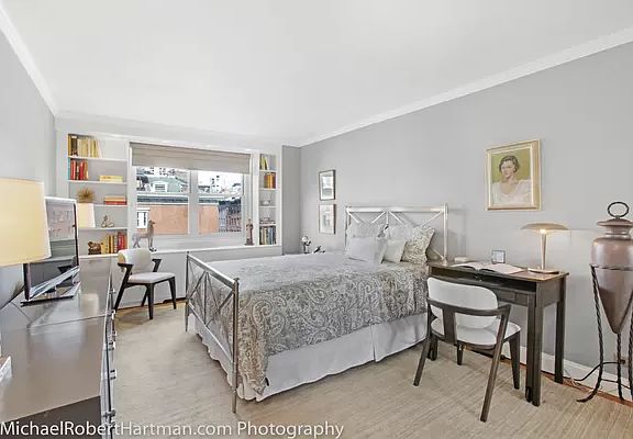 5th image of 360 W 22nd St APT 5D