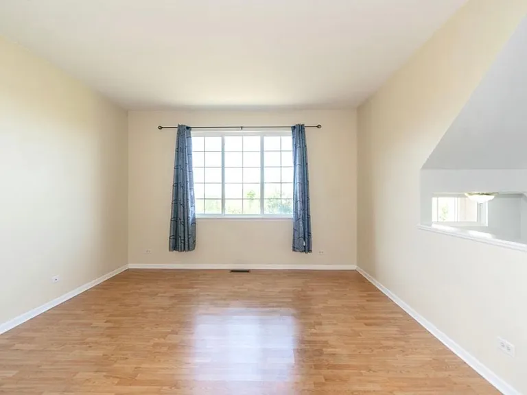 2204 W Concord Ln — Photo 11