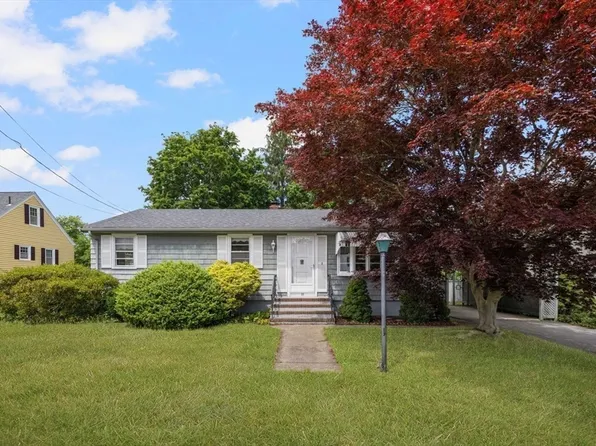 27 Hinsdale St, Swansea, MA 02777