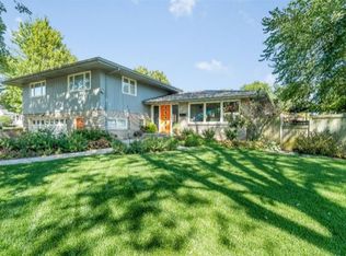 8905 Highland St, Highland, IN 46322