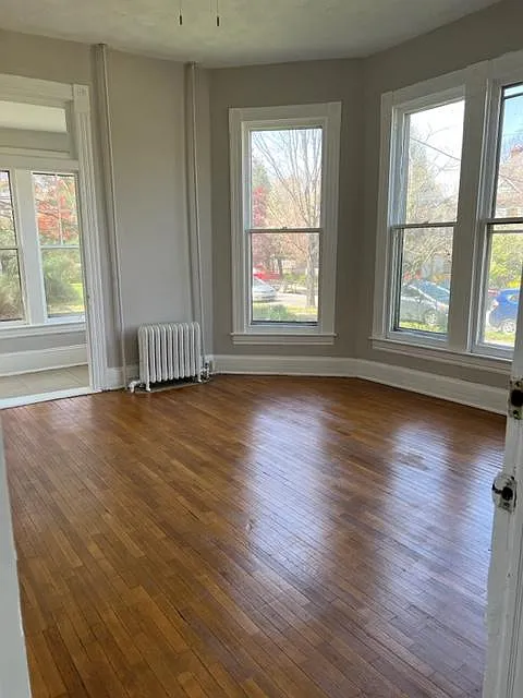 1 bed, 1012 sqft, $880 — Photo 2