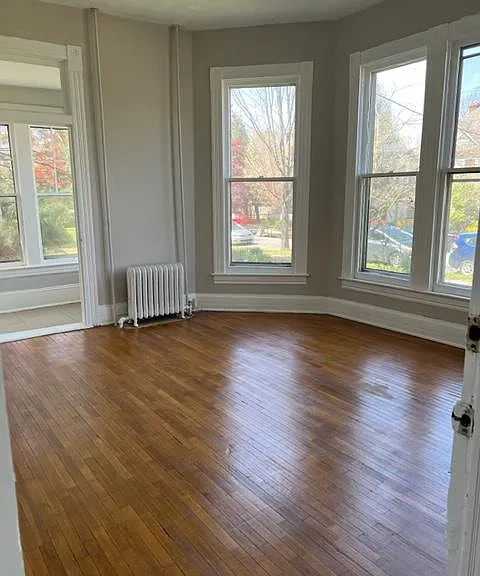 604 Mountain Ave SW #1 — Photo 2