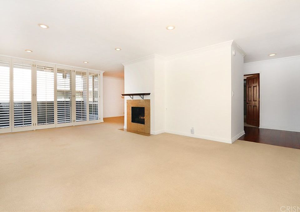 1st image of 809 S Bundy Dr APT 207