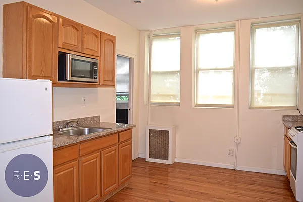 Rented by RES New York | media 17