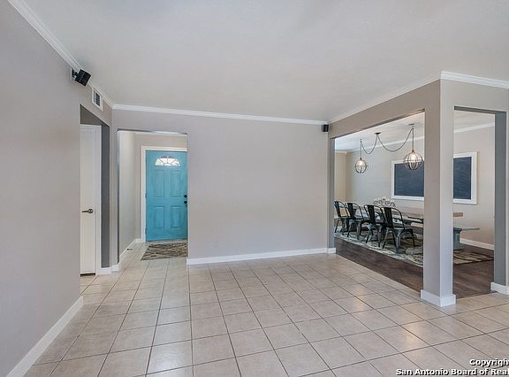 5th image of 315 Pinewood Ln