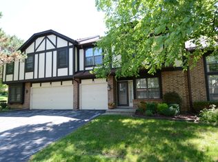 223 Wildwood Ct, Bloomingdale, IL