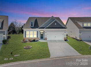 49 Fox Cove Rd, Hendersonville, NC 28792