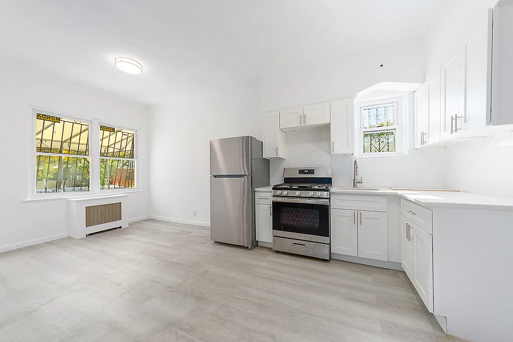 470 East 40th Street — Photo 3