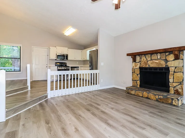 3684 Linwood Way — Photo 5