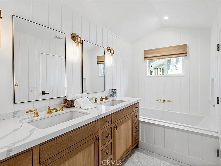 153 Emerald Bay — Photo 15