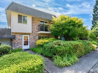 17050 Northup Way APT 36, Bellevue, WA