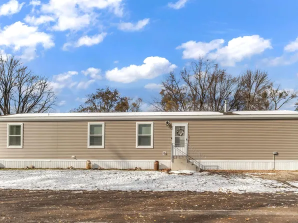 604 White St SE #13, Watertown, MN 55388