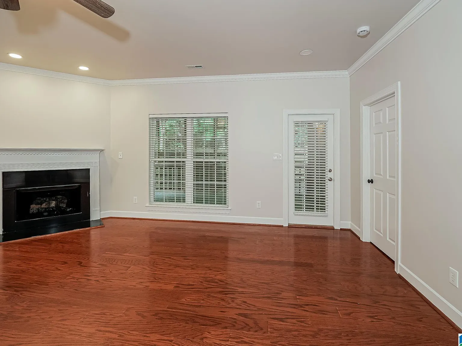 3 bed, 2.0 bath, $2,170 — Photo 3