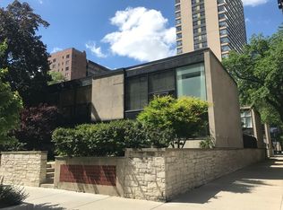 400 W Surf St #1, Chicago, IL 60657